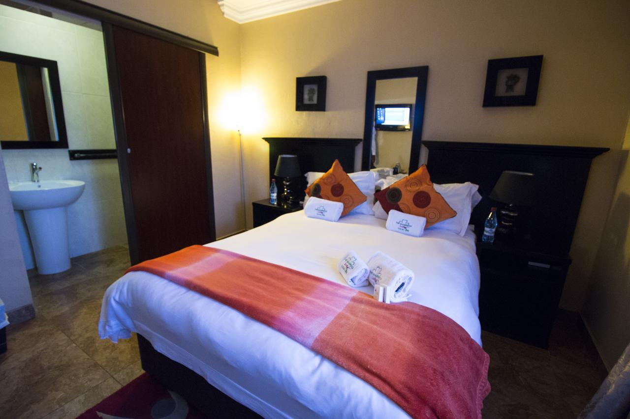 The Shamrock Hotel Полокване Экстерьер фото